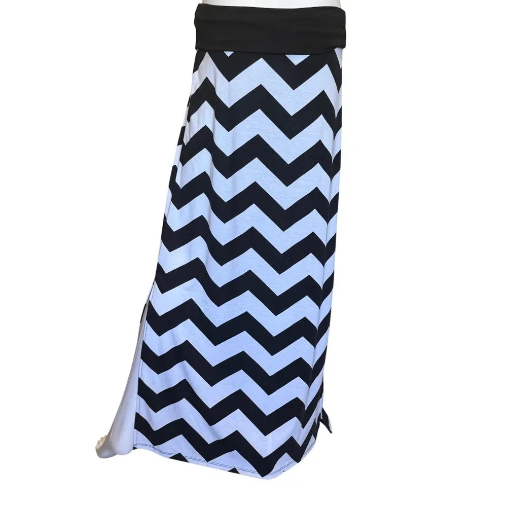 No Boundaries Black & White Chevron Maxi Skirt Polyester Spandex Blend Womens XL